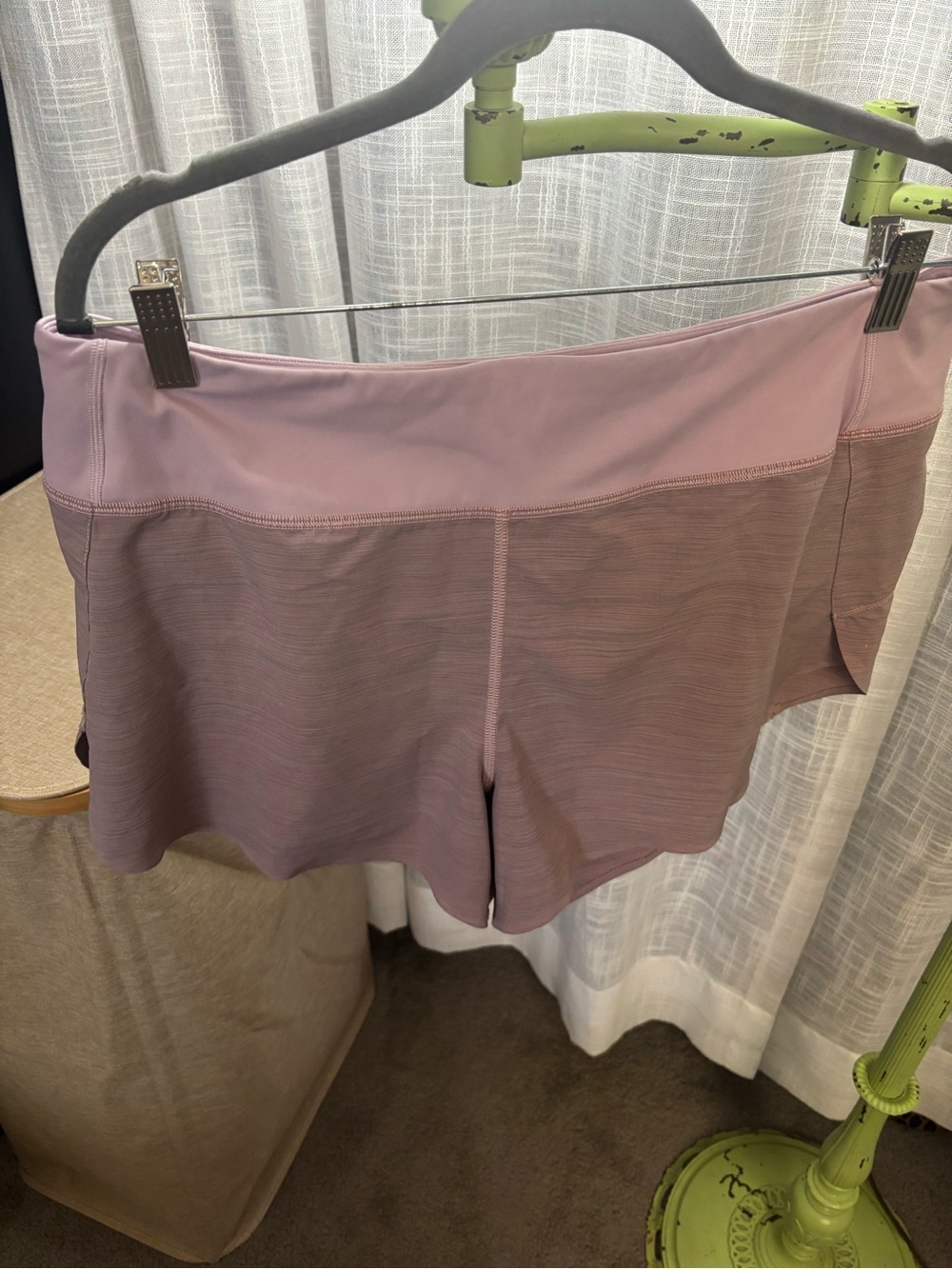 Athleta Dusty Pink Textured 3.5" Running Shorts